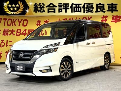 SERENA　セレナ　ハイウェイスター Vセレクション【総合評価優良車】【特別仕様車】【車検2年付】😍安心安全のエマージェンシーブレーキ搭載✨狭い駐車場でも荷物の出し入れが可能な「デュアルバックドア」付😆両手がふさがっていてもスライドドアの下に足先を入れて引くだけで、ロック解除とスライドドアの開閉が可能な「ハンズフリーオートスライドドア」装備😍🗾純正９型SDナビ（フルセグTV・CD・ＤＶＤ・Ｂｌｕｅｔｏｏｔｈ・MSV・SD・USB）🎶💡マルチセンターコンソールで様々なシートアレンジが楽しめます👌2列目＆3列目シートバックテーブル‼️🌟月々３万円台～OK👌🌜TOKYO店専用HPにて更新中❗ carlifegroup.tokyo.jpで検索🕵️‍♂️