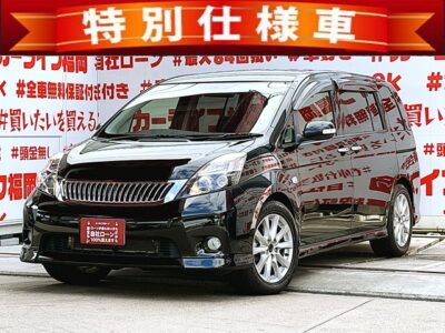 ISIS　アイシス　プラタナ　Ｖセレクション【特別仕様車】【車検２年付】【ユーザー買取車】✨低価格ステーションＷ３列シート💺・月々１６，５００円～ＯＫ😲＂両側パワースライドドア/左側ピラーレスで解放感・乗り降りも便利💎純正オプションフロントグリル装着済💎純正ＨＤＤナビ🗾ＤＶＤ💿Ｂｌｕｅｔｏｏｔｈ🎶📱📞フルセグＴＶ内蔵型📺スマートキーで楽々エントリー👆🚗福岡店専用HPでも在庫確認可能‼✨ 【carlifegroup.fukuoka.jp】で検索🕵️‍♂️