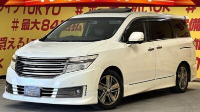 ELGRAND エルグランド ライダーブラックライン 黒本革シート仕様 パワーシート 【特別仕様車】【4WD】【カスタム】🌞開放感抜群のツインサンルーフ🌞👑ライダーグレードで迫力とインパクト抜群👑高級感のある黒革パワーシート&助手席・二列目オットマン付きキャプテンシートの豪華な7人乗りモデル🌈純正HDDナビ🗾フルセグTV📺DVD📀Bluetooth📱🎶ワンタッチオープンの両側パワースライドドアでお子様も乗り降り楽々👪✨フリップダウンモニター付きでリアのエンタメもばっちり😆👌パワーバックドアなのでお荷物の積み下ろしも便利🧳✨バックカメラ&アラウンドビューモニターで駐車時の後方の安全もバッチリ🎥🌛TOKYO店専用HPにて更新中❗ carlifegroup.tokyo.jpで検索🕵️♂️🌛《1年保証》