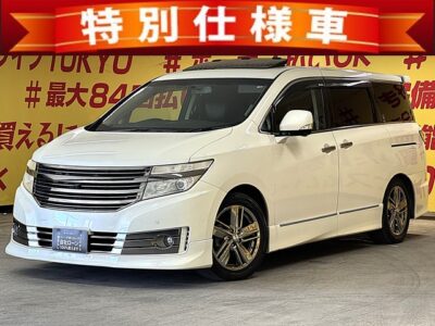 ELGRAND　エルグランド　ライダーブラックライン　黒本革シート仕様　パワーシート 【特別仕様車】【4WD】【カスタム】🌞開放感抜群のツインサンルーフ🌞👑ライダーグレードで迫力とインパクト抜群👑高級感のある黒革パワーシート＆助手席・二列目オットマン付きキャプテンシートの豪華な7人乗りモデル🌈純正HDDナビ🗾フルセグTV📺DVD📀Bluetooth📱🎶ワンタッチオープンの両側パワースライドドアでお子様も乗り降り楽々👪✨フリップダウンモニター付きでリアのエンタメもばっちり😆👌パワーバックドアなのでお荷物の積み下ろしも便利🧳✨バックカメラ&アラウンドビューモニターで駐車時の後方の安全もバッチリ🎥🌛TOKYO店専用HPにて更新中❗ carlifegroup.tokyo.jpで検索🕵️‍♂️🌛《1年保証》