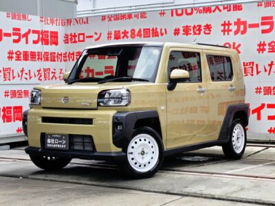 TAFT　タフト　G　＂令和７年式・走行２，０００ｋｍ台＂高年式・低走行車両⛺人気カラー・サンドベージュメタリック👀🔥人気標準装備スカイフィールトップで解放感抜群🌞社外ＳＤナビ🗾ＤＶＤ💿Ｂｌｕｅｔｏｏｔｈ🎶📞フルセグＴＶ内蔵型📺走行中映像視聴可能👀ＬＥＤヘッドライト💡ＬＥＤフォグ💎💟全車グレードスマートアシスト機能を標準装備👆レーダークルーズコントロール＆ブレーキサポート機能🌈ＪＯ０８モード燃費・２５．４ｋｍ／Ｌ🍃車検たっぷり１０年１０月まで🌈🚗福岡店専用HPでも在庫確認可能‼✨ 【carlifegroup.fukuoka.jp/】で検索🕵️‍♂️